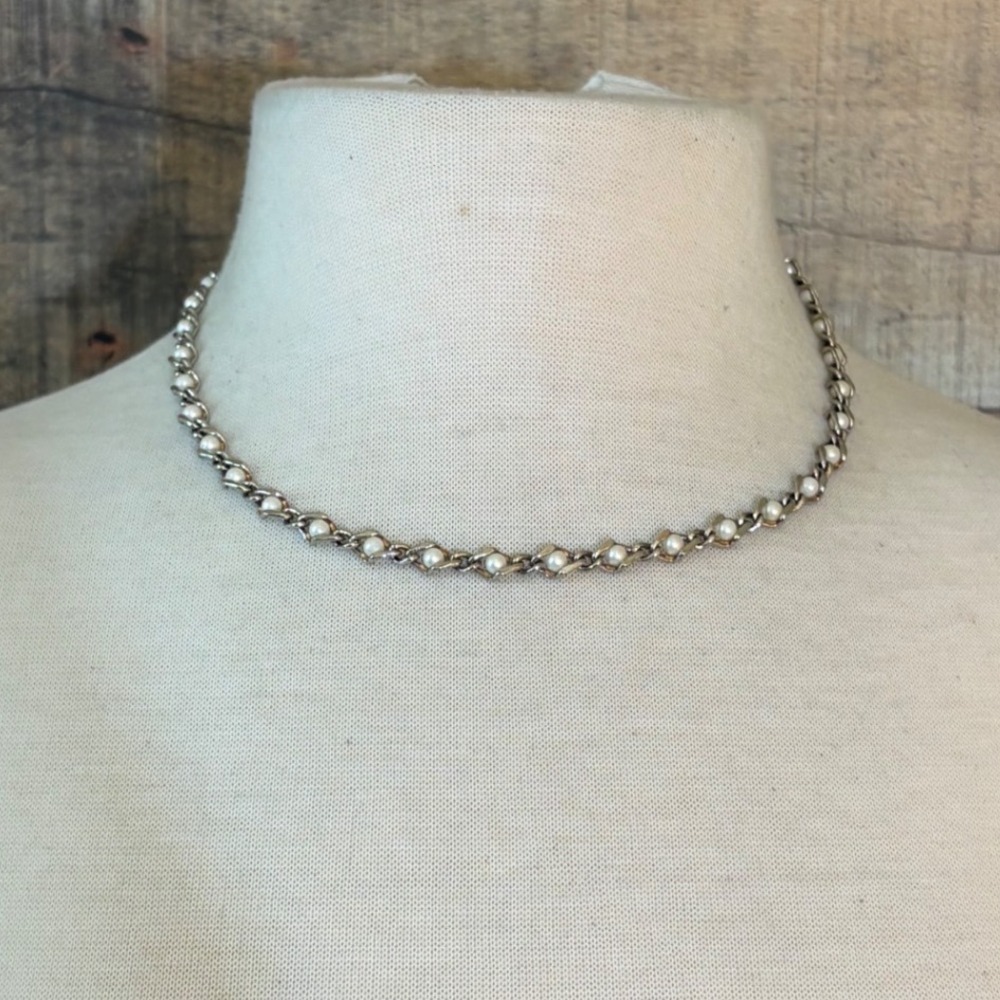 Silver Tone Faux Pearl Chain Link Choker Necklace 17 Inch J1864